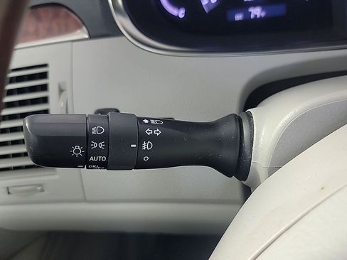 Used 2011 Toyota Avalon Limited FWD image 27