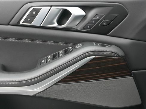 Used 2025 BMW X5 xDrive40i image 16