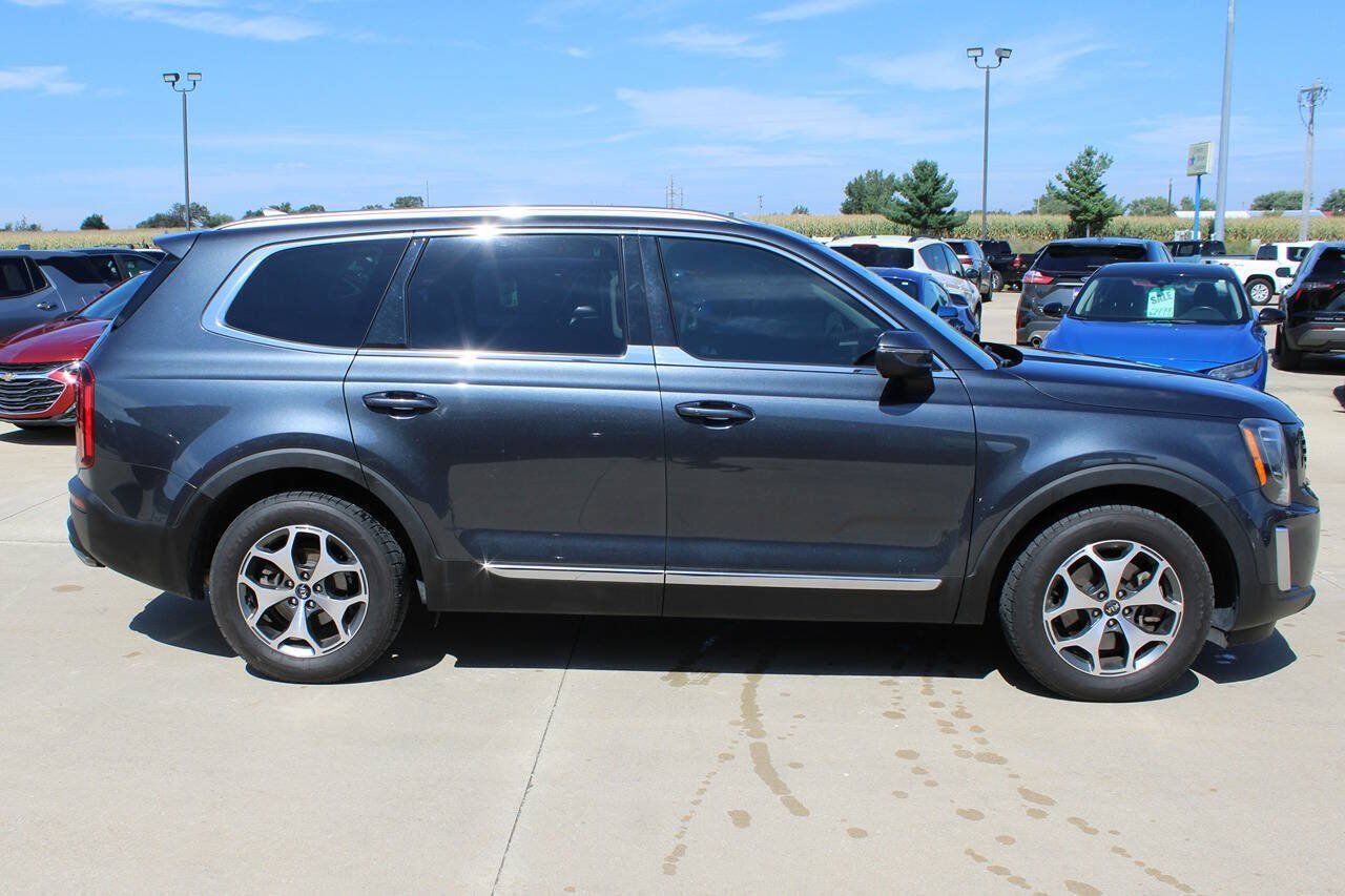 Used 2020 Kia Telluride EX AWD/4WD image 4