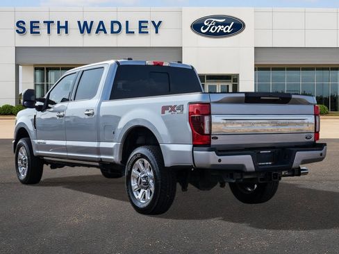 Used 2022 Ford F250 Platinum w/ FX4 Off-Road Package image 5