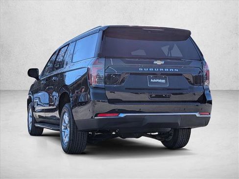 New 2026 Chevrolet Suburban LS image 7