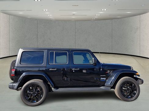 Used 2022 Jeep Wrangler Unlimited Sahara 4xe w/ Cold Weather Group image 4