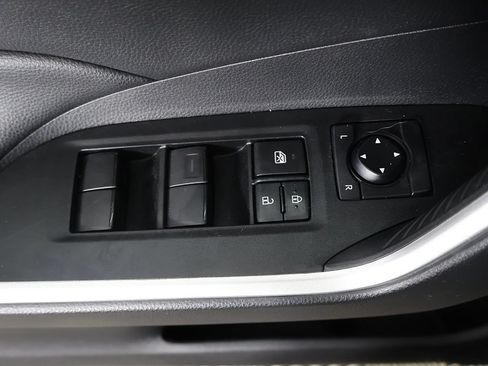 Used 2021 Toyota RAV4 LE AWD/4WD image 31