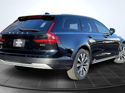 Used 2024 Volvo V90 B6 Cross Country Plus w/ Climate Package image 3