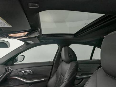 Used 2021 BMW 330i Sedan w/ M Sport Package RWD image 16
