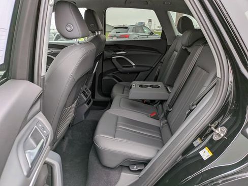 Used 2025 Audi Q5 Premium w/ Convenience Package AWD/4WD image 18
