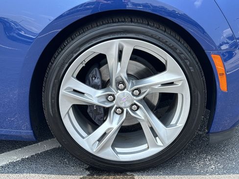 Used 2020 Chevrolet Camaro LT w/ Technology Package RWD image 24