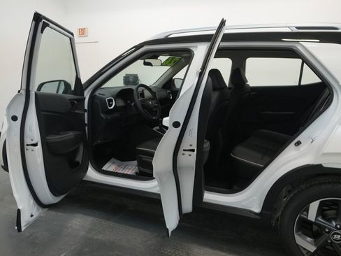 New 2026 Hyundai Venue SEL image 17