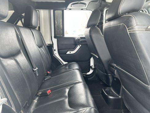 Used 2014 Jeep Wrangler Polar Edition image 11