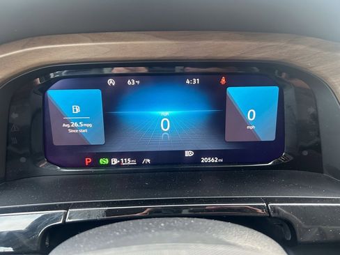 Used 2025 Volkswagen Atlas SE image 29