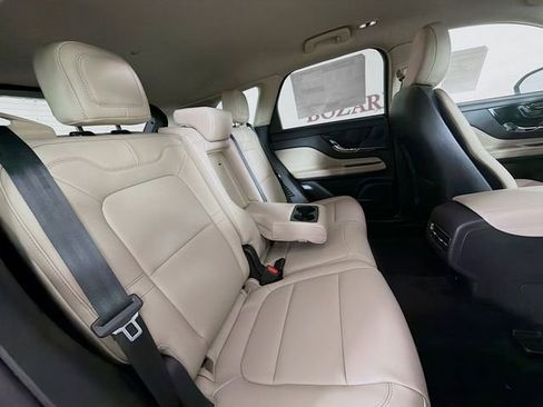 New 2026 Lincoln Corsair Premiere image 27