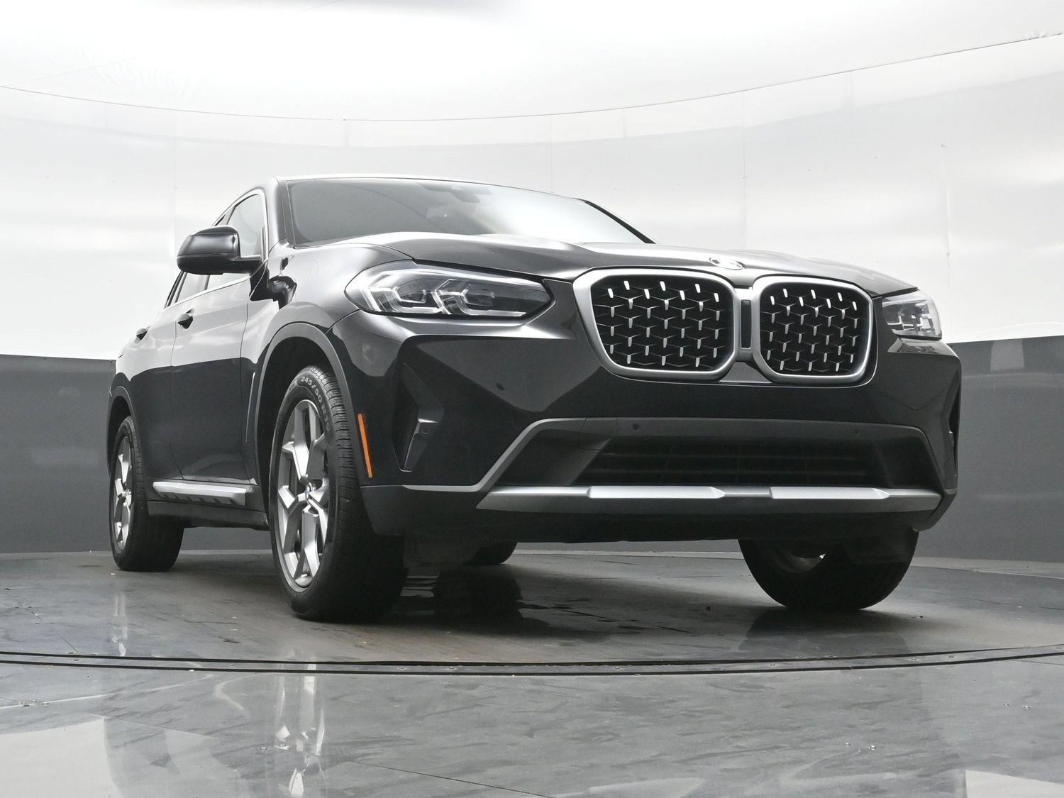 Used 2025 BMW X4 xDrive30i AWD/4WD image 34