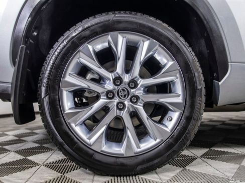 Used 2023 Toyota Highlander Limited AWD/4WD image 53
