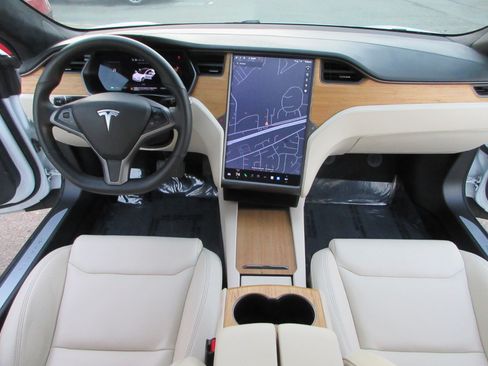 Used 2020 Tesla Model S Long Range Plus image 18