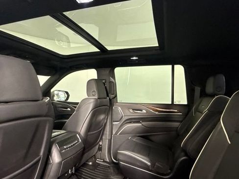 Used 2024 Cadillac Escalade ESV Premium Luxury RWD image 27