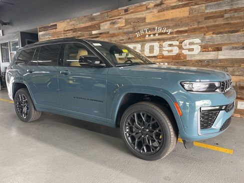 New 2026 Jeep Grand Cherokee L Summit w/ Obsidian Package AWD/4WD image 40