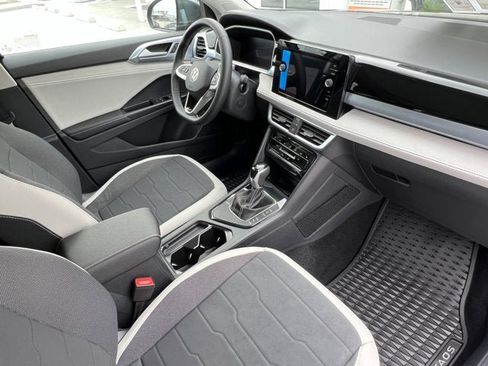 New 2025 Volkswagen Taos SE image 26