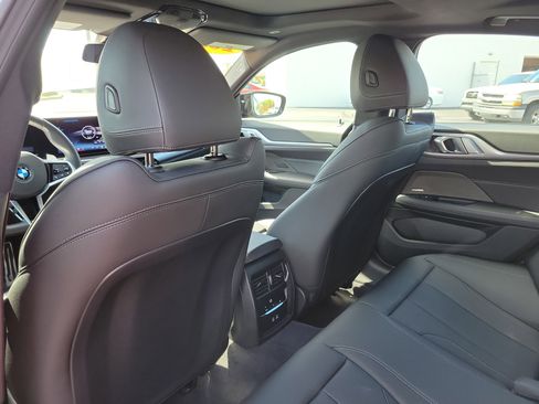 Used 2025 BMW M440i RWD image 11