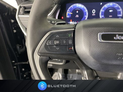 Used 2023 Jeep Grand Cherokee Altitude image 22