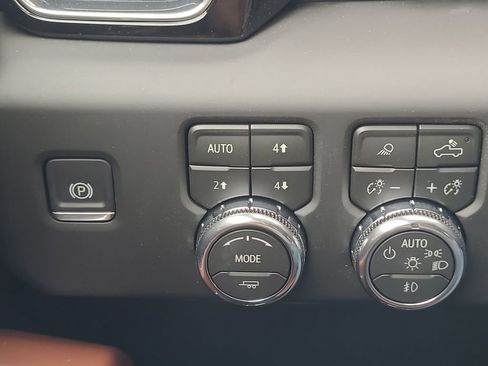 New 2026 GMC Sierra 2500 Denali Ultimate image 18