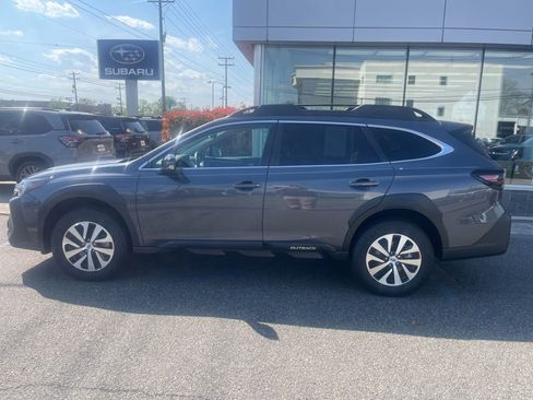 Used 2025 Subaru Outback Premium AWD/4WD image 6