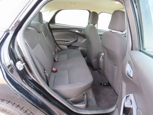 Used 2017 Ford Focus SE image 26