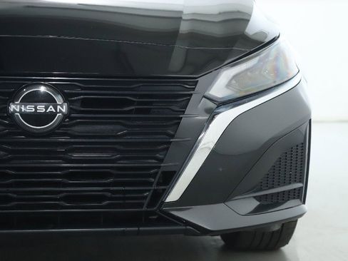 Used 2024 Nissan Altima 2.5 SV w/ SV Premium Package image 8