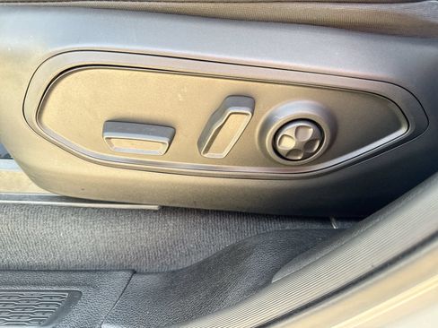Used 2025 Jeep Grand Cherokee Altitude AWD/4WD image 12