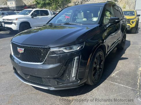 Used 2023 Cadillac XT6 Sport AWD/4WD image 4