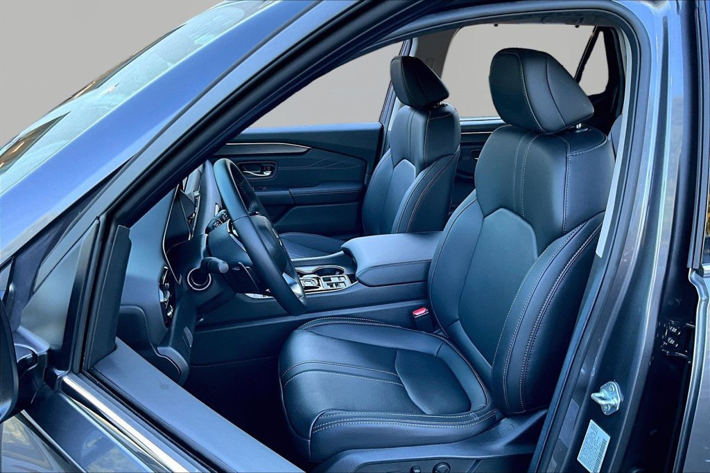 Certified 2026 Honda Pilot Touring image 15