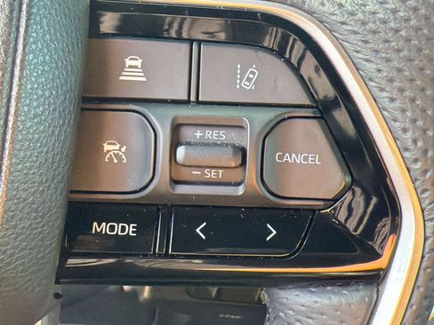 Used 2025 Toyota Sequoia Platinum AWD/4WD image 22