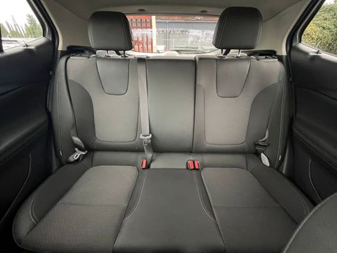 Used 2025 Buick Encore GX Preferred image 38