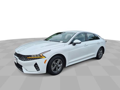 Used 2022 Kia K5 LXS FWD image 1