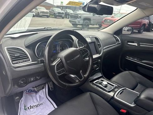 Used 2020 Chrysler 300 Touring w/ Sport Appearance Package RWD image 10