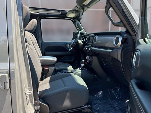 Used 2021 Jeep Wrangler Unlimited Sahara w/ Cold Weather Group AWD/4WD image 10