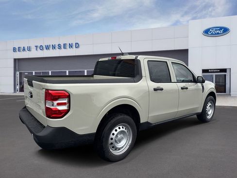 New 2025 Ford Maverick XL image 2