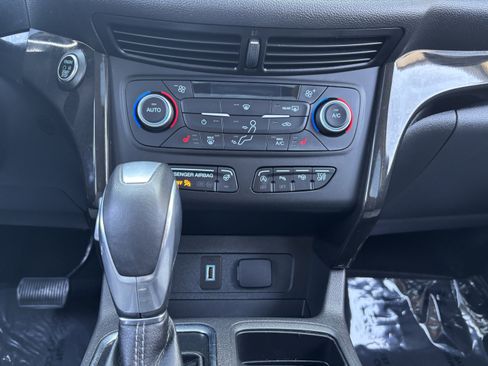 Used 2019 Ford Escape Titanium AWD/4WD image 19