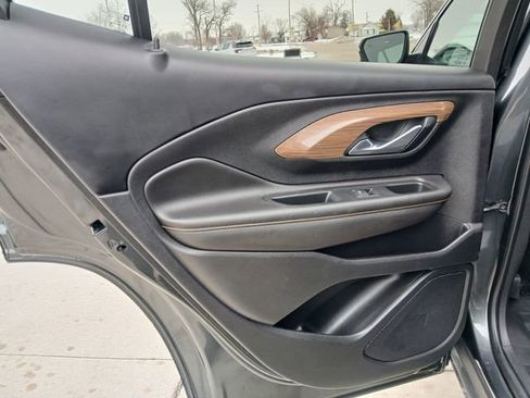 Certified 2021 GMC Terrain SLE w/ Driver Convenience Package image 15