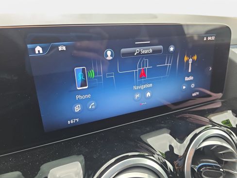 Certified 2025 Mercedes-Benz GLA 250 4MATIC image 21