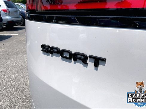 Used 2024 Land Rover Range Rover Sport SE AWD/4WD image 30