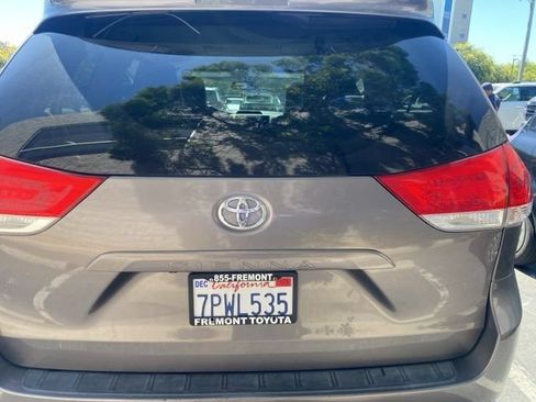 Used 2014 Toyota Sienna LE FWD image 6