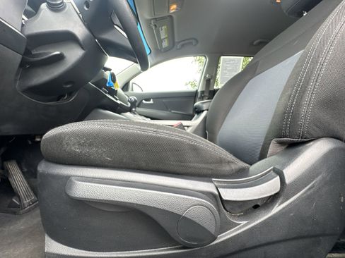 Used 2016 Kia Sportage LX FWD image 12
