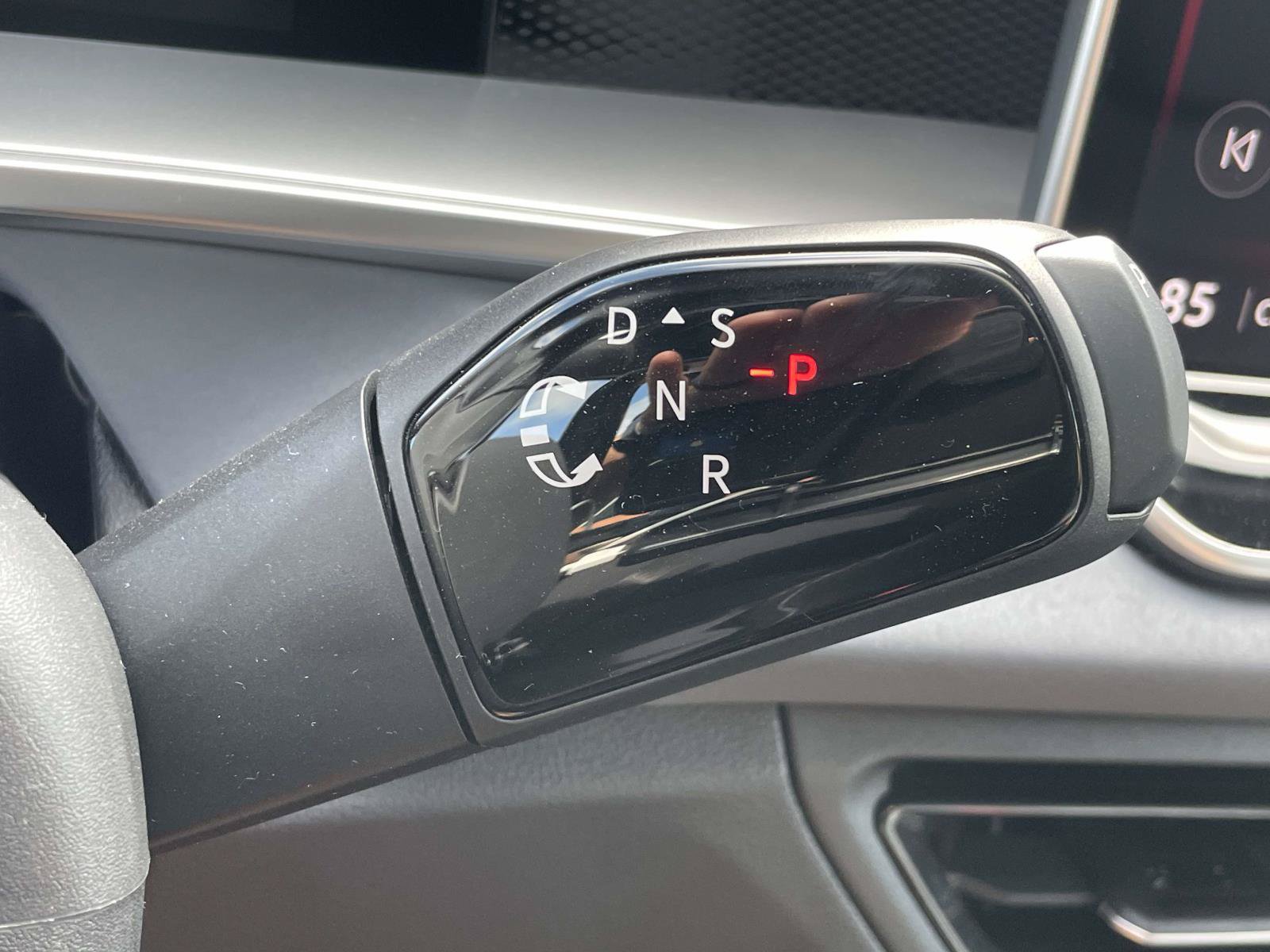 New 2026 Volkswagen Tiguan SE R-Line FWD image 25