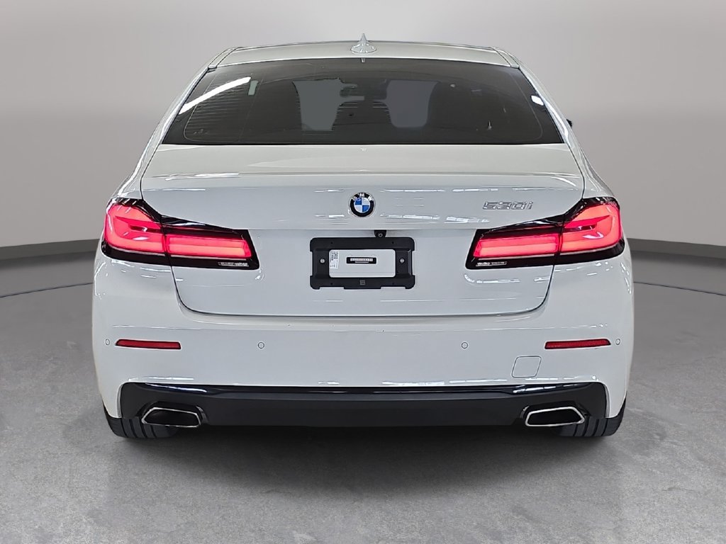 Certified 2022 BMW 530i w/ Premium Package RWD image 8
