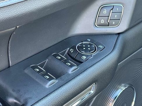 Used 2024 Ford Expedition XLT image 14