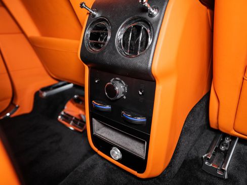 Used 2022 Rolls-Royce Cullinan w/ Dark Exterior Package image 30