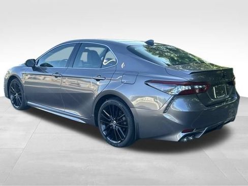 Used 2022 Toyota Camry XSE FWD image 6