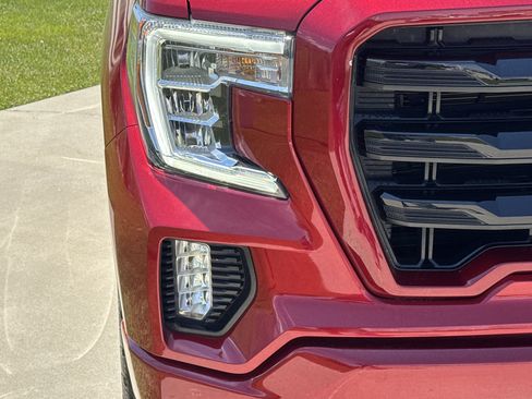 Used 2021 GMC Sierra 1500 Elevation w/ X31 Off-Road Package AWD/4WD image 10