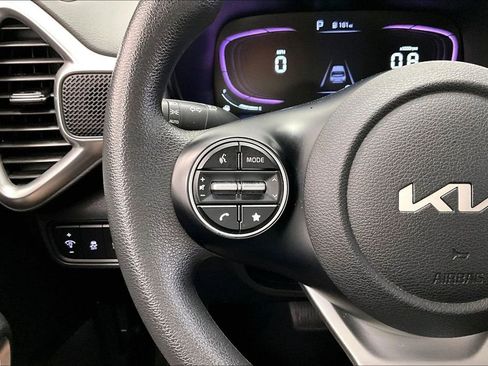 Used 2023 Kia Soul LX w/ LX Technology Package FWD image 20