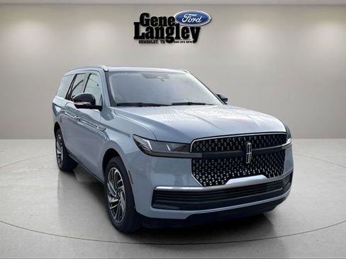 Used 2025 Lincoln Navigator Reserve AWD/4WD image 12